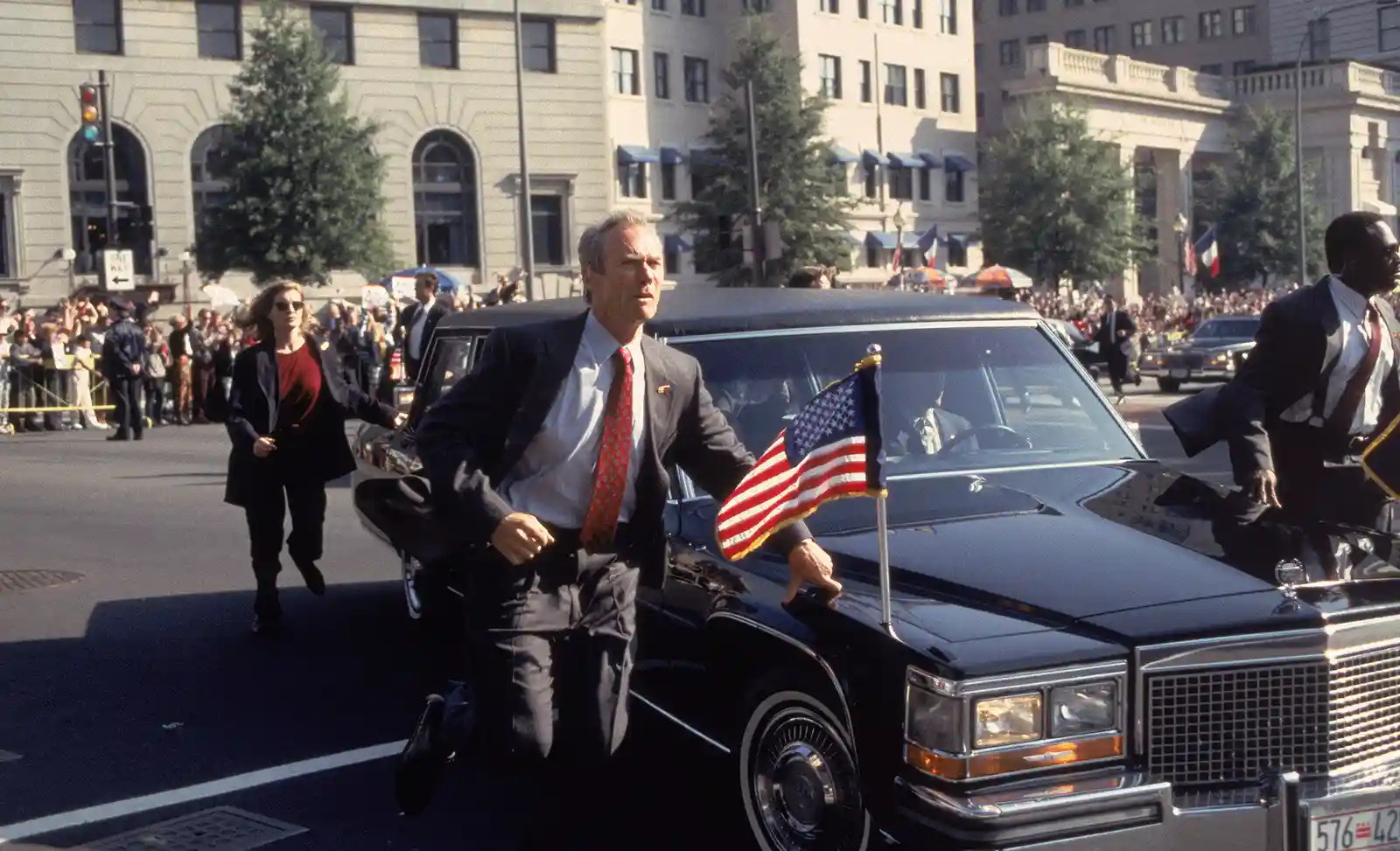 Clint Eastwood, a Secret Service agent, runs alongside the Beast.