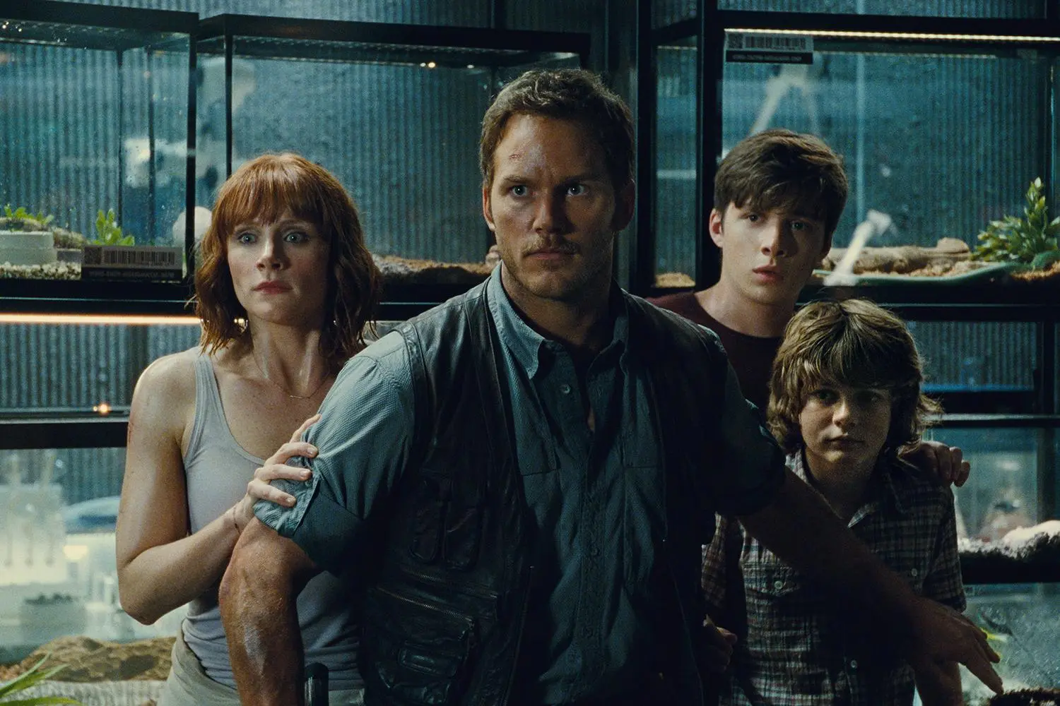 The makeshift family stands behind Chris Pratt.